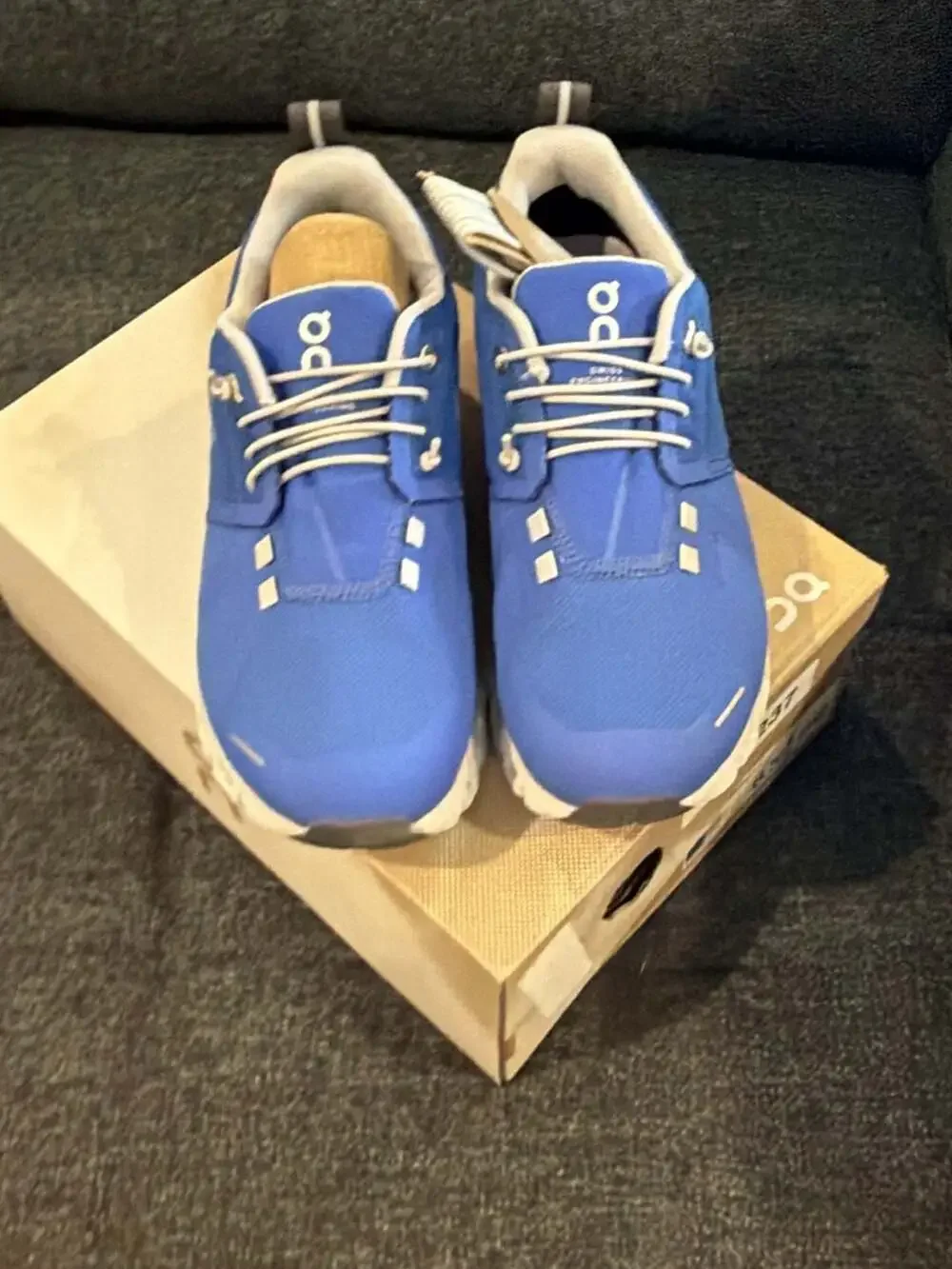 On Running Cloud 5 Waterproof Cobalt Glacier Women's Sneakers Size 6.5W
